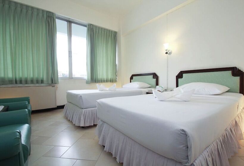 Номер Стандарт, The International Hotel Chiang Mai   Ymca
