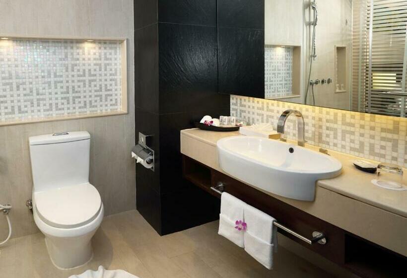 חדר דלוקס עם מרפסת, Le Meridien Phuket Beach Resort