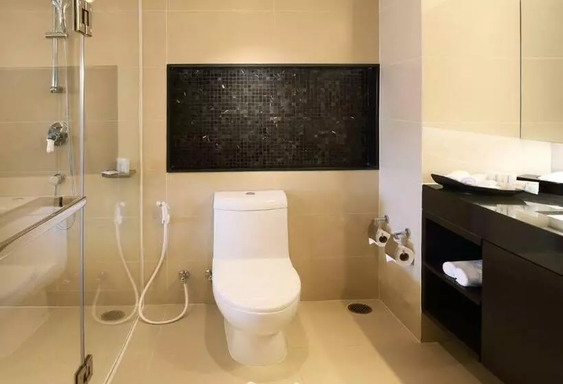 キングサイズベッドのデラックスルーム, Le Meridien Phuket Beach Resort
