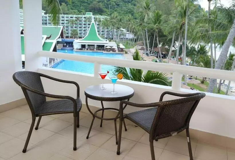 キングサイズベッドのデラックスルーム, Le Meridien Phuket Beach Resort