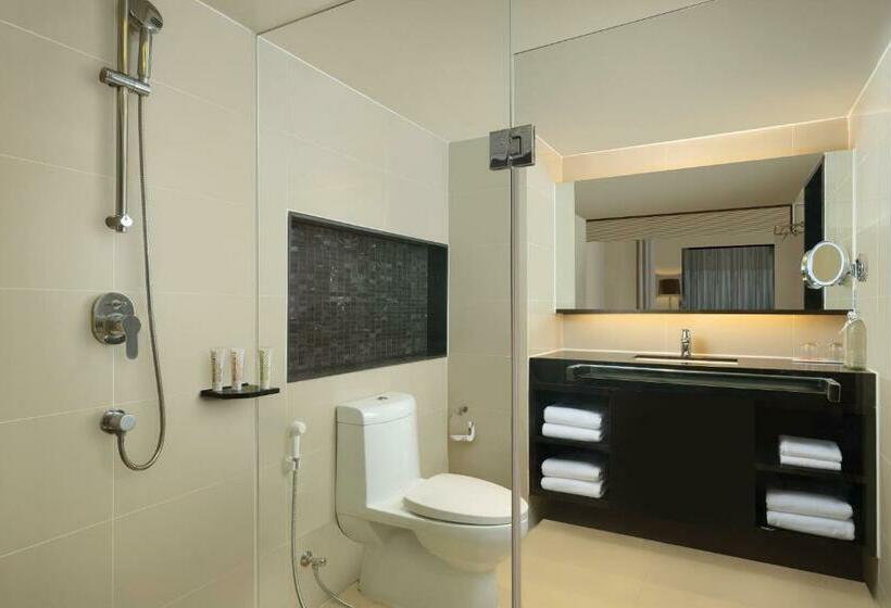 חדר דחוקס עם מיטת קינג, Le Meridien Phuket Beach Resort