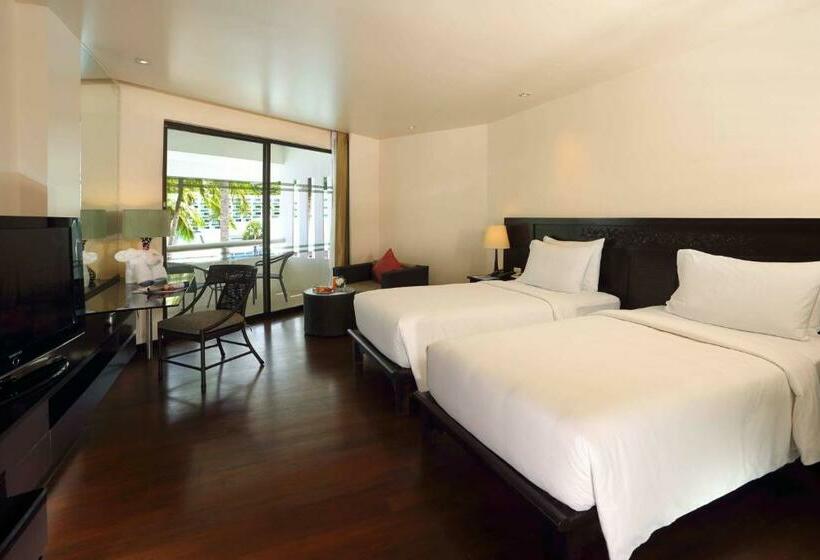 풀장 전망 디럭스 룸, Le Meridien Phuket Beach Resort
