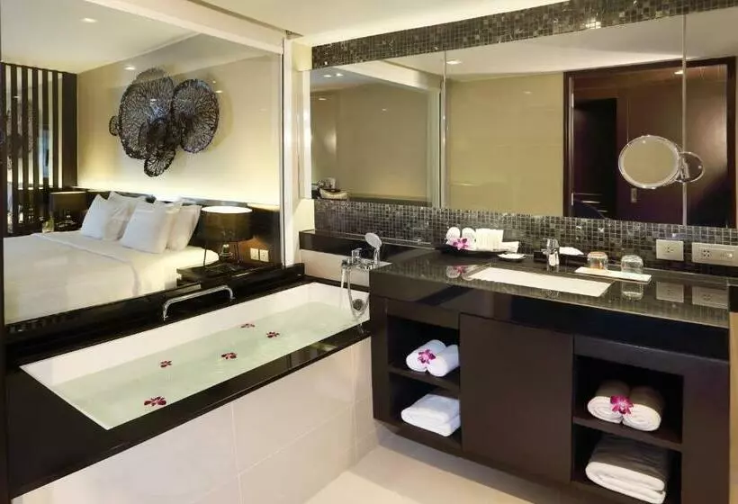 キングサイズベッドのジュニアスイート, Le Meridien Phuket Beach Resort