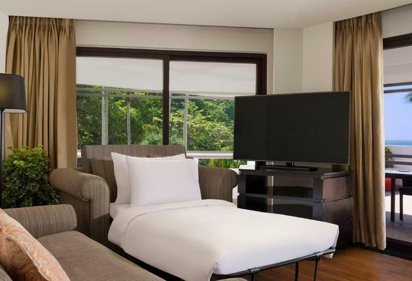 디럭스 스위트 킹 침대, Le Meridien Phuket Beach Resort