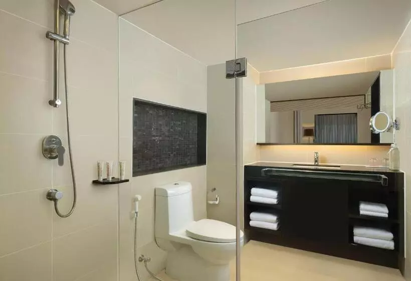 バルコニー付きデラックスルーム, Le Meridien Phuket Beach Resort