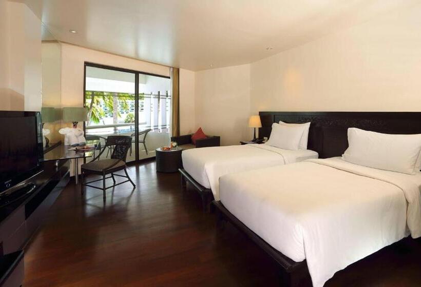 חדר דלוקס נוף בריכה, Le Meridien Phuket Beach Resort