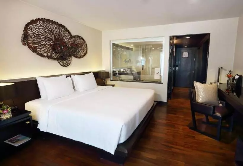 キングサイズベッドのジュニアスイート, Le Meridien Phuket Beach Resort
