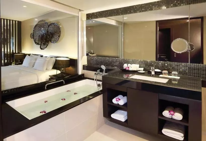 オーシャンビュージュニアスイート, Le Meridien Phuket Beach Resort
