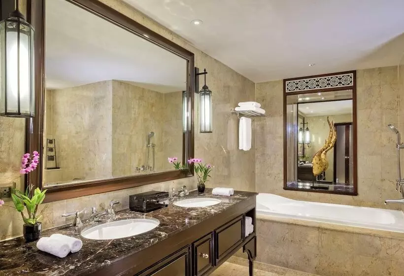 سوئیت رویال, The Athenee Hotel, A Luxury Collection Hotel, Bangkok
