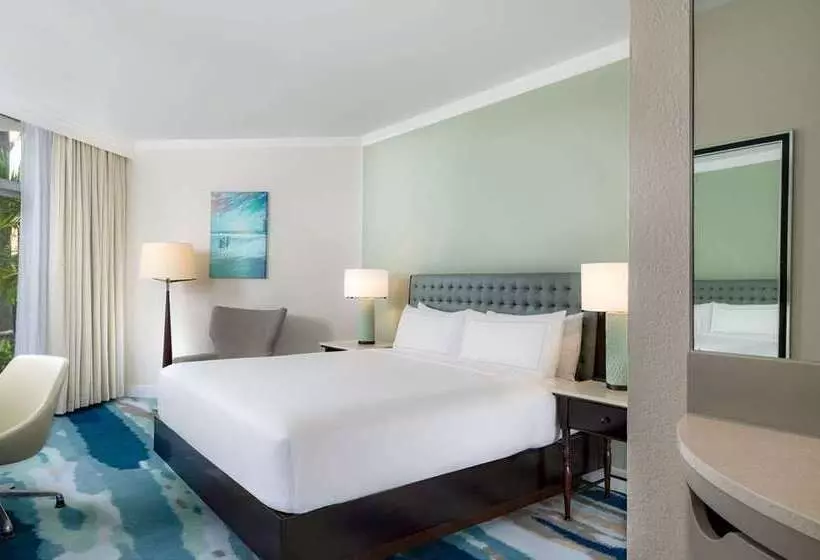 اتاق استاندارد با تخت بزرگ, Amway Grand Plazacurio Collection By Hilton