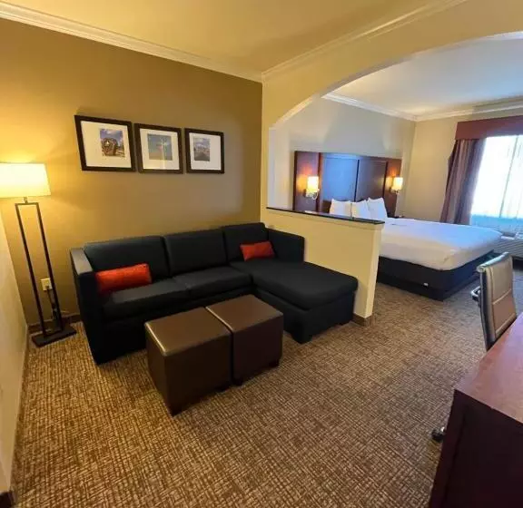 キングサイズベッドのスイートルーム, Comfort Suites Texas Ave