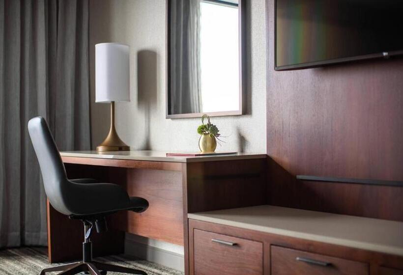 غرفه قياسيه سريرين مزدوجين, Kansas City Marriott Downtown