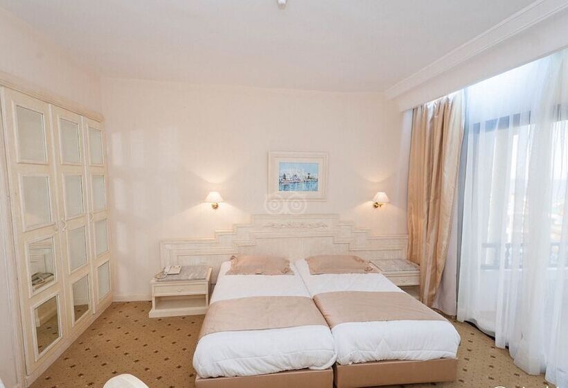 اتاق استاندارد یک نفره با چشمانداز دریا, L Orient Palace Resort And Spa