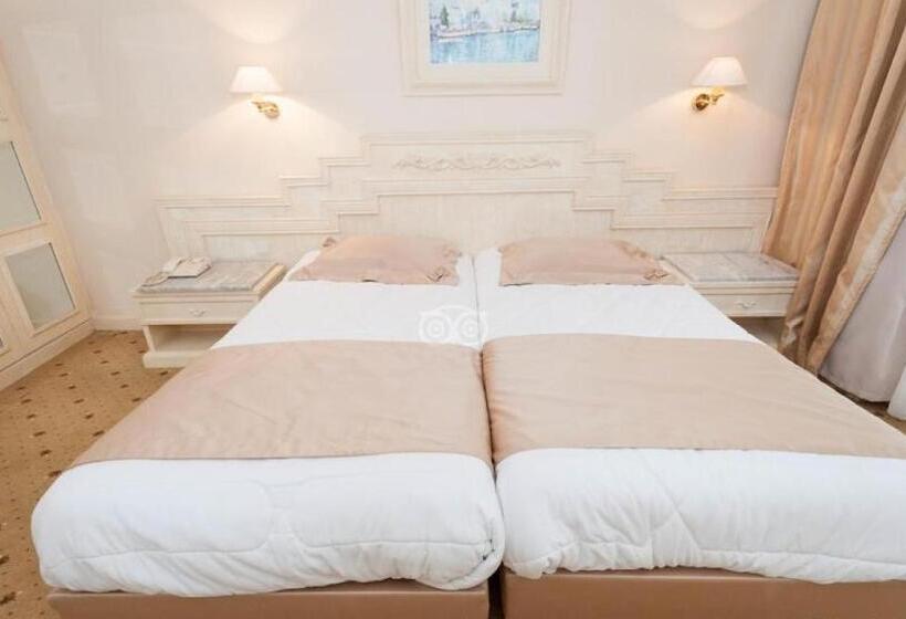 اتاق استاندارد سه نفره, L Orient Palace Resort And Spa