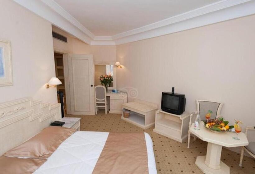 اتاق استاندارد یک نفره با چشمانداز دریا, L Orient Palace Resort And Spa