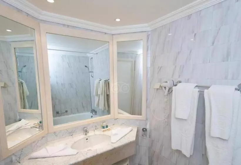 اتاق خانوادگی, L Orient Palace Resort And Spa