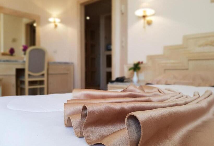 اتاق خانوادگی, L Orient Palace Resort And Spa