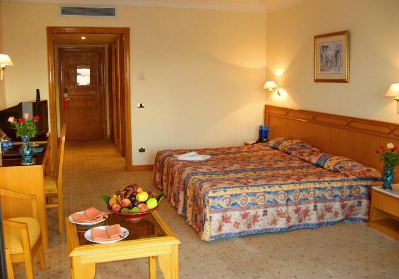 اتاق استاندارد سه نفره, L Orient Palace Resort And Spa