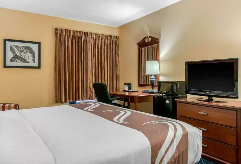 キングサイズベッドのスタンダードルーム, Quality Inn Carlisle Pa
