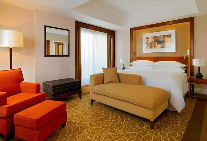 Club Room King Bed, Sheraton Cairo Hotel & Casino