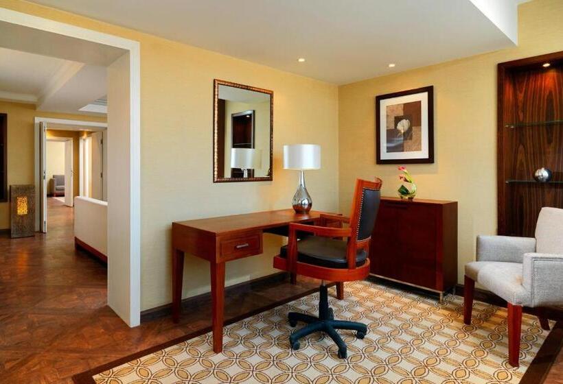 سوئیت کلاب, Sheraton Cairo Hotel & Casino