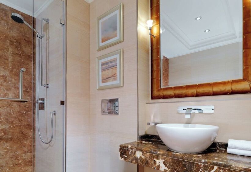 اتاق لوکس با چشمانداز استخر, Sheraton Cairo Hotel & Casino