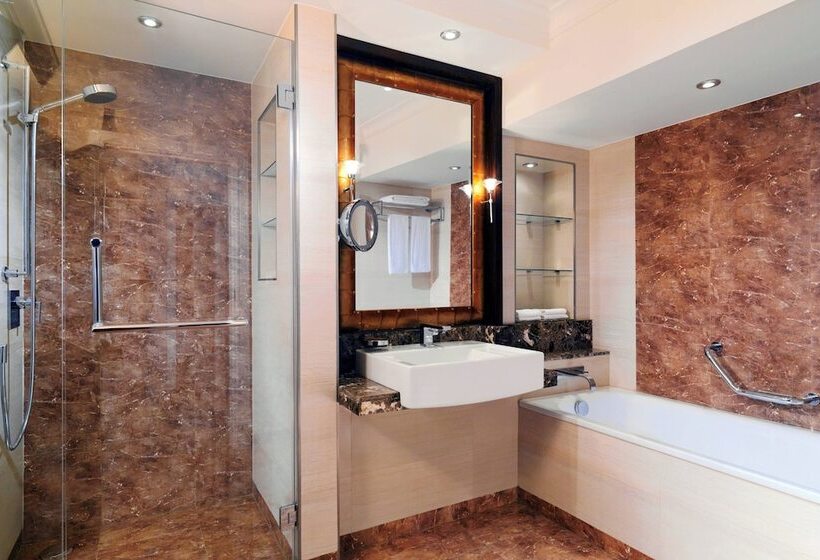 سوئیت کلاب, Sheraton Cairo Hotel & Casino