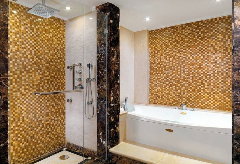 سوئیت کلاب, Sheraton Cairo Hotel & Casino