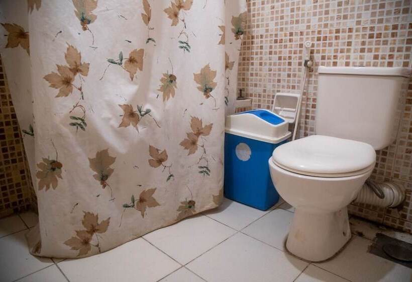 اتاق استاندارد یک نفره, The New Garden Palace