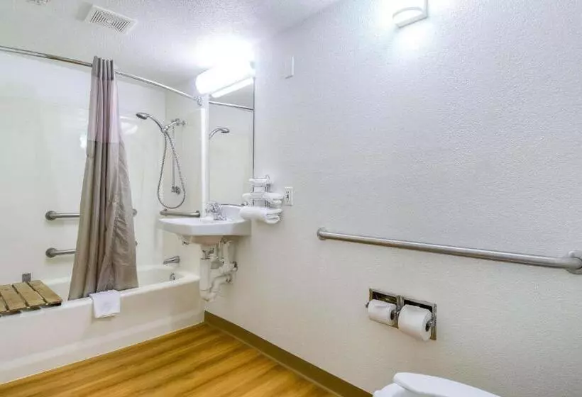 اتاق استاندارد برای معلولان, Motel 6pomona, Ca  Los Angeles