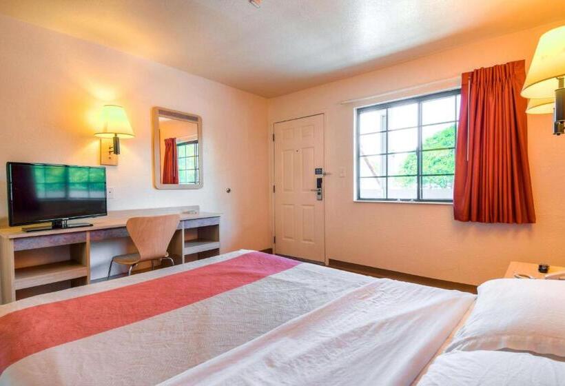 장애인을 위한 스탠다드 룸, Motel 6pomona, Ca  Los Angeles