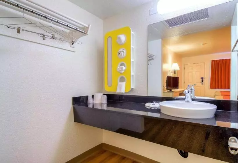 اتاق لوکس, Motel 6pomona, Ca  Los Angeles