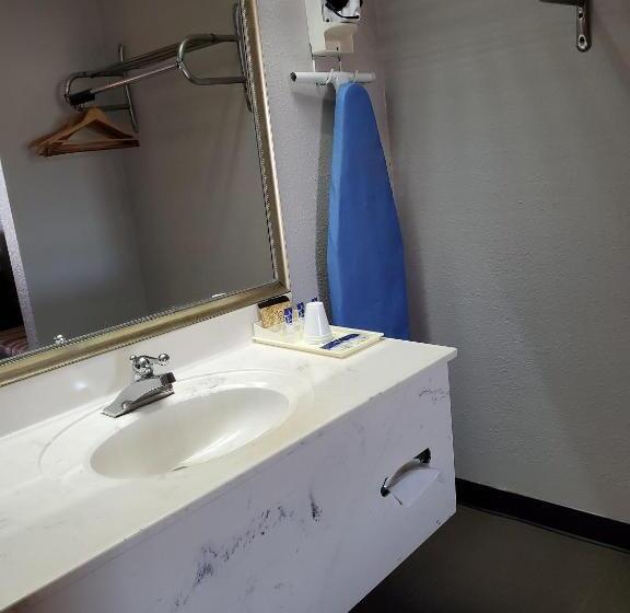 חדר סטנדרט עם מיטת קינג, Americas Best Value Inn Wildersville