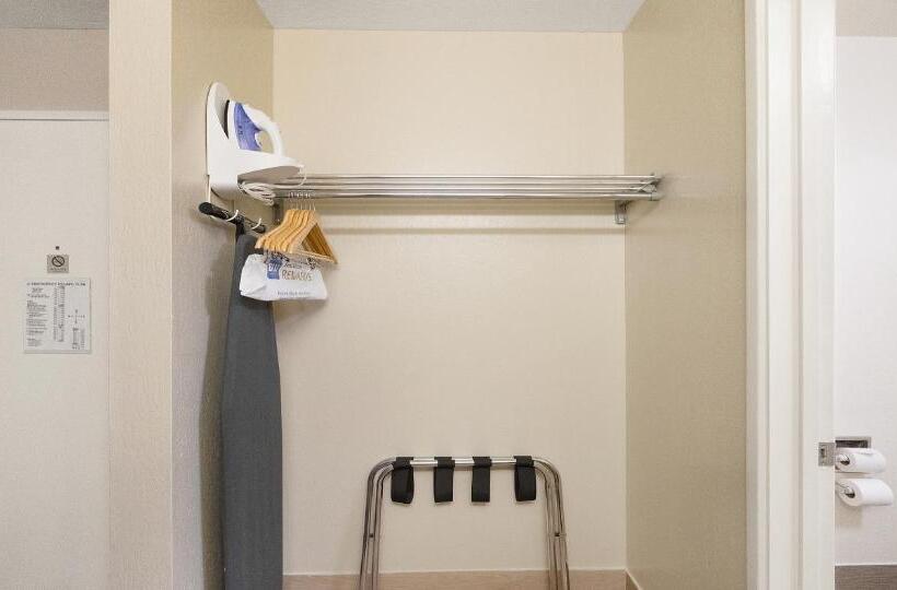 장애인을 위한 스탠다드 룸, Best Western Amador Inn