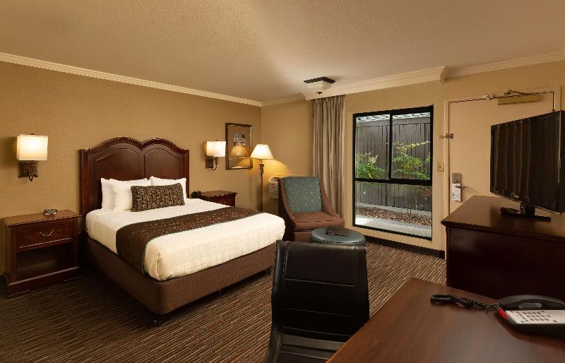 Номер Стандарт Адаптированный для Инвалидов, Best Western Plus Inn At The Vines