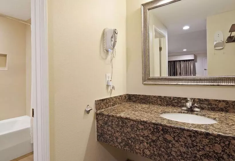 سوییت, Best Western Woodland Hills