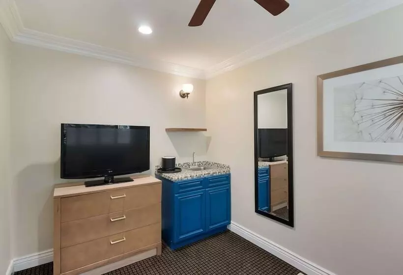 سوییت, Best Western Woodland Hills