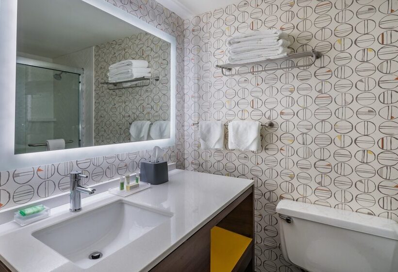 Номер Стандарт, Holiday Inn & Suites Pittsfield Berkshires, An Ihg