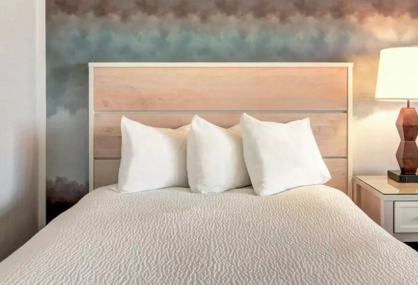 2-Bedroom Classic Apartment, Hallmark Resort   Newport