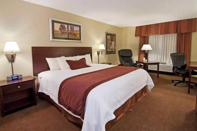 キングサイズベッドのスタンダードルーム, Best Western Plus Dakota Ridge