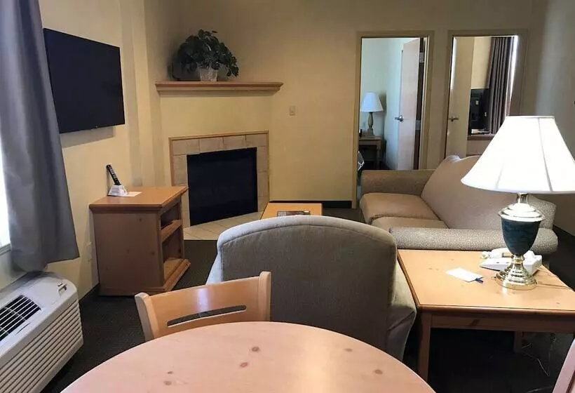 ハイドロマッサージバス付きスイート, Best Western Plus Revere Inn & Suites