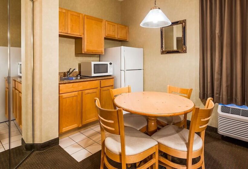 ハイドロマッサージバス付きスイート, Best Western Plus Revere Inn & Suites