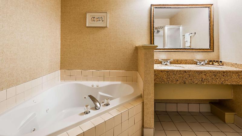Люкс Кровать Кинг, Best Western Plus Revere Inn & Suites