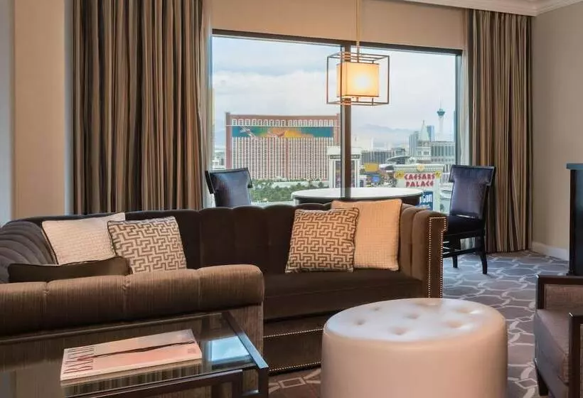 سوئیت اجرایی با تخت کینگ, Caesars Palace