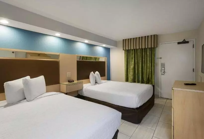سوئیت با چشم‌انداز, Captain's Quarters Resort