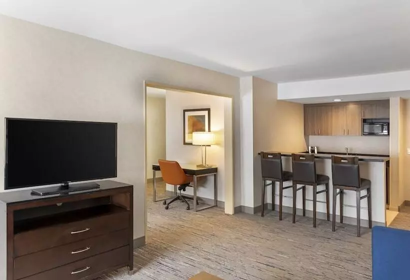 سوییت, Holiday Inn Express San Bernardino Colton, An Ihg