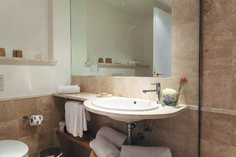 اتاق استاندارد با تخت بزرگ برای معلولان, Holiday Inn Express San Bernardino Colton, An Ihg