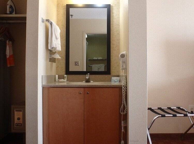 غرفه قياسيه سريرين مزدوجين, Quality Inn At Bangor Mall