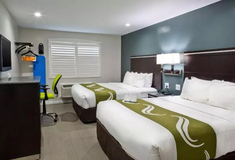 اتاق استاندارد, Quality Inn Hayward