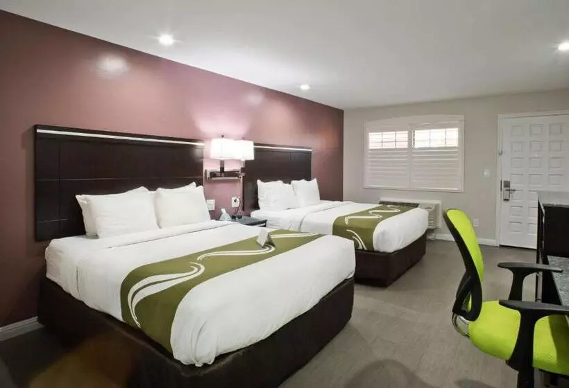 اتاق استاندارد, Quality Inn Hayward
